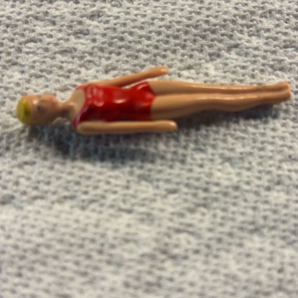 Vintage 1960s 1.75" Barbie Clone Mini Dollhouse Figurine – Hard Plastic Blonde - Picture 4 of 6